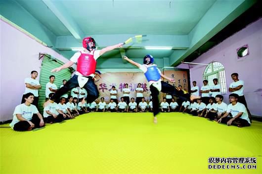 图文:神仙道福利服一起来舞双截棍