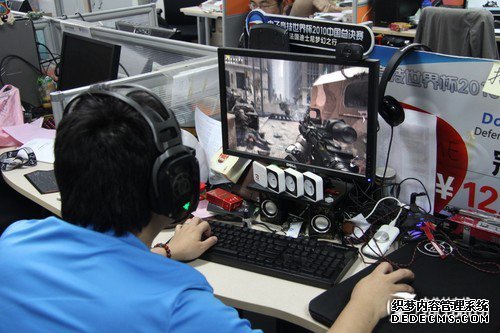 真能秒杀一切?血手幽灵实战五大FPS游戏